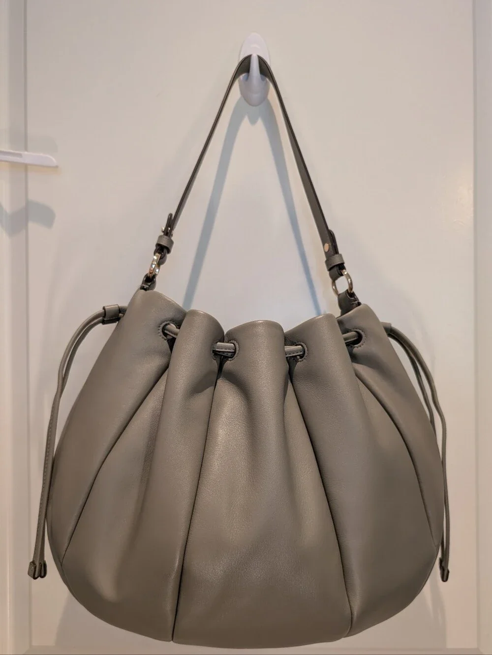 Kate Spade Pinch Shoulder Bag in Oyster Shell